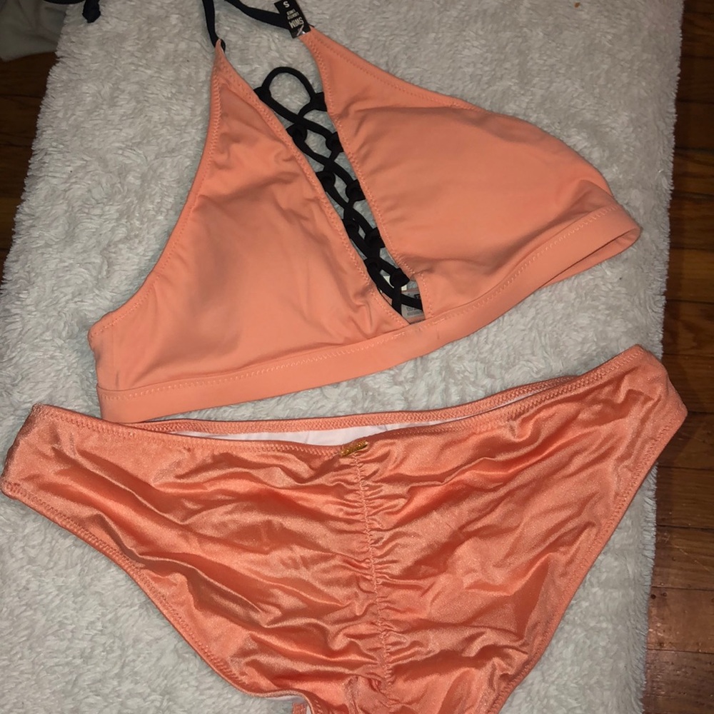Coral VS Pink Bikini set 🧡
